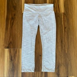 lululemon light gray cropped leggings